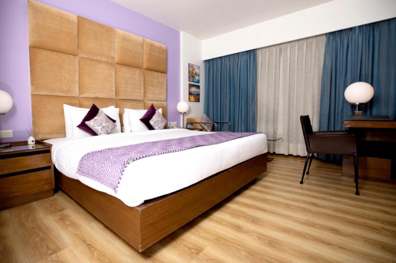 Hotel Yogi Executive, Navi Mumbai Exterior foto