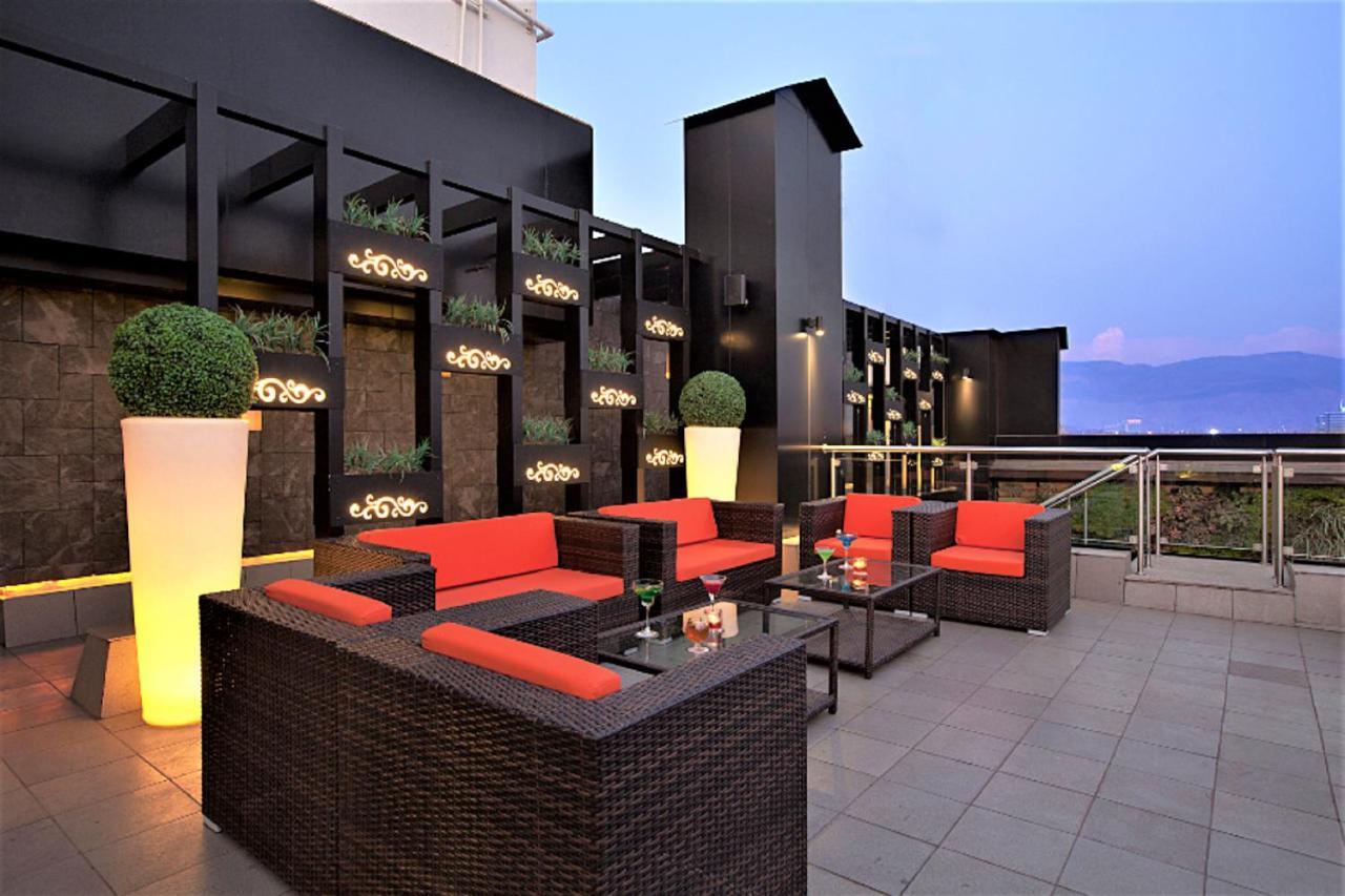 Hotel Yogi Executive, Navi Mumbai Exterior foto