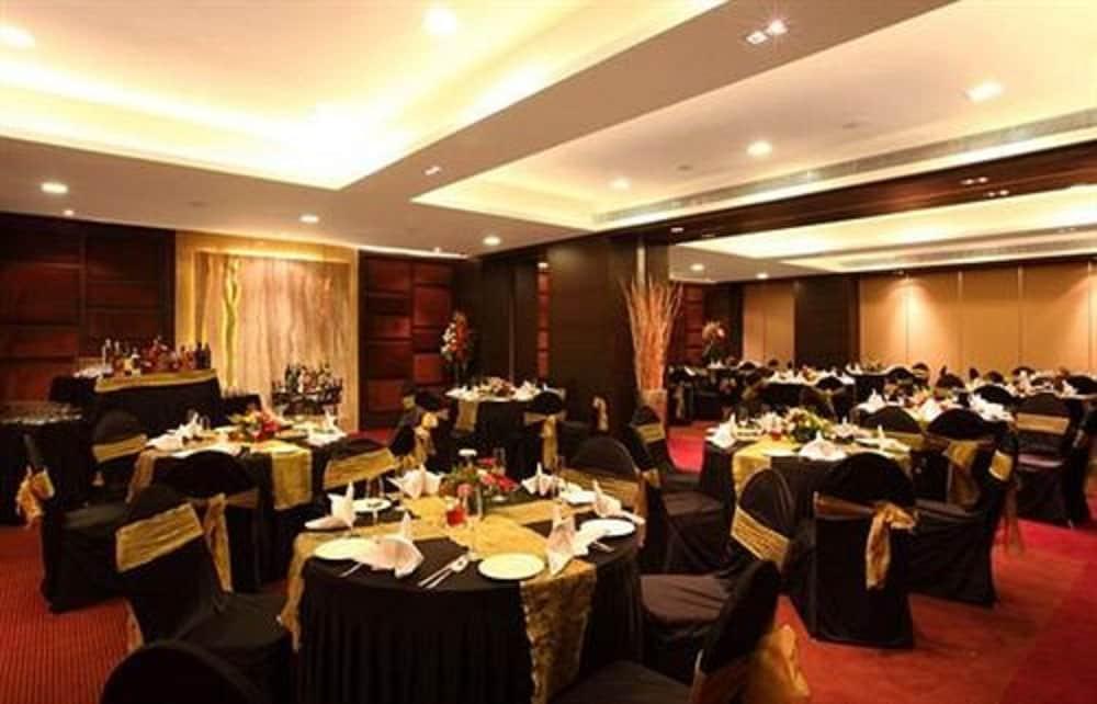 Hotel Yogi Executive, Navi Mumbai Exterior foto