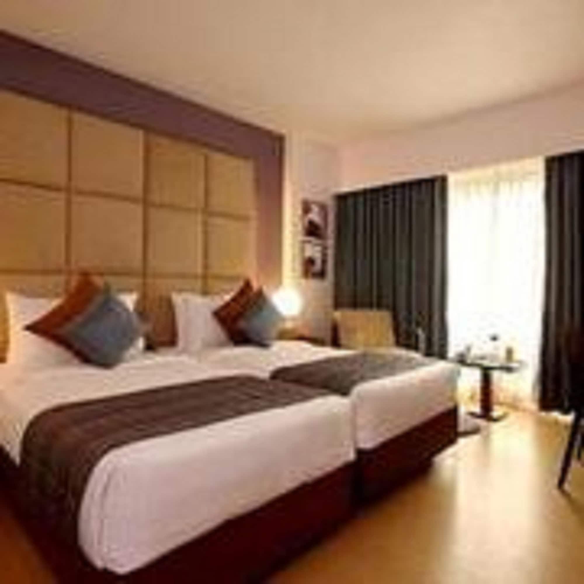 Hotel Yogi Executive, Navi Mumbai Exterior foto