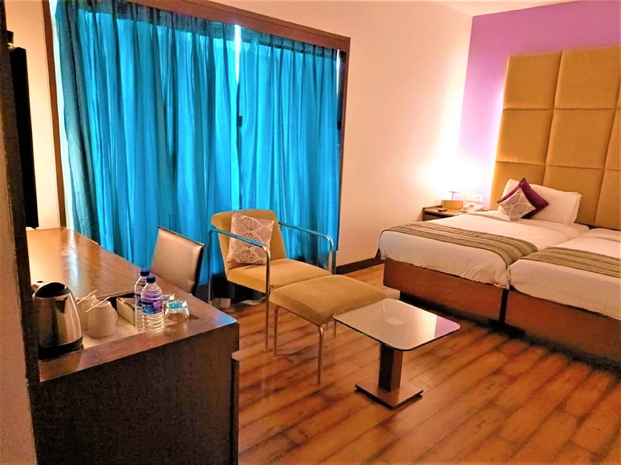 Hotel Yogi Executive, Navi Mumbai Exterior foto