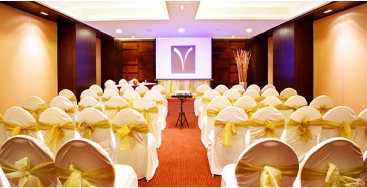 Hotel Yogi Executive, Navi Mumbai Exterior foto