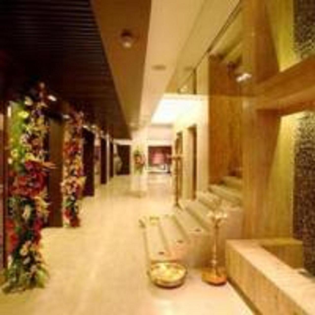 Hotel Yogi Executive, Navi Mumbai Exterior foto