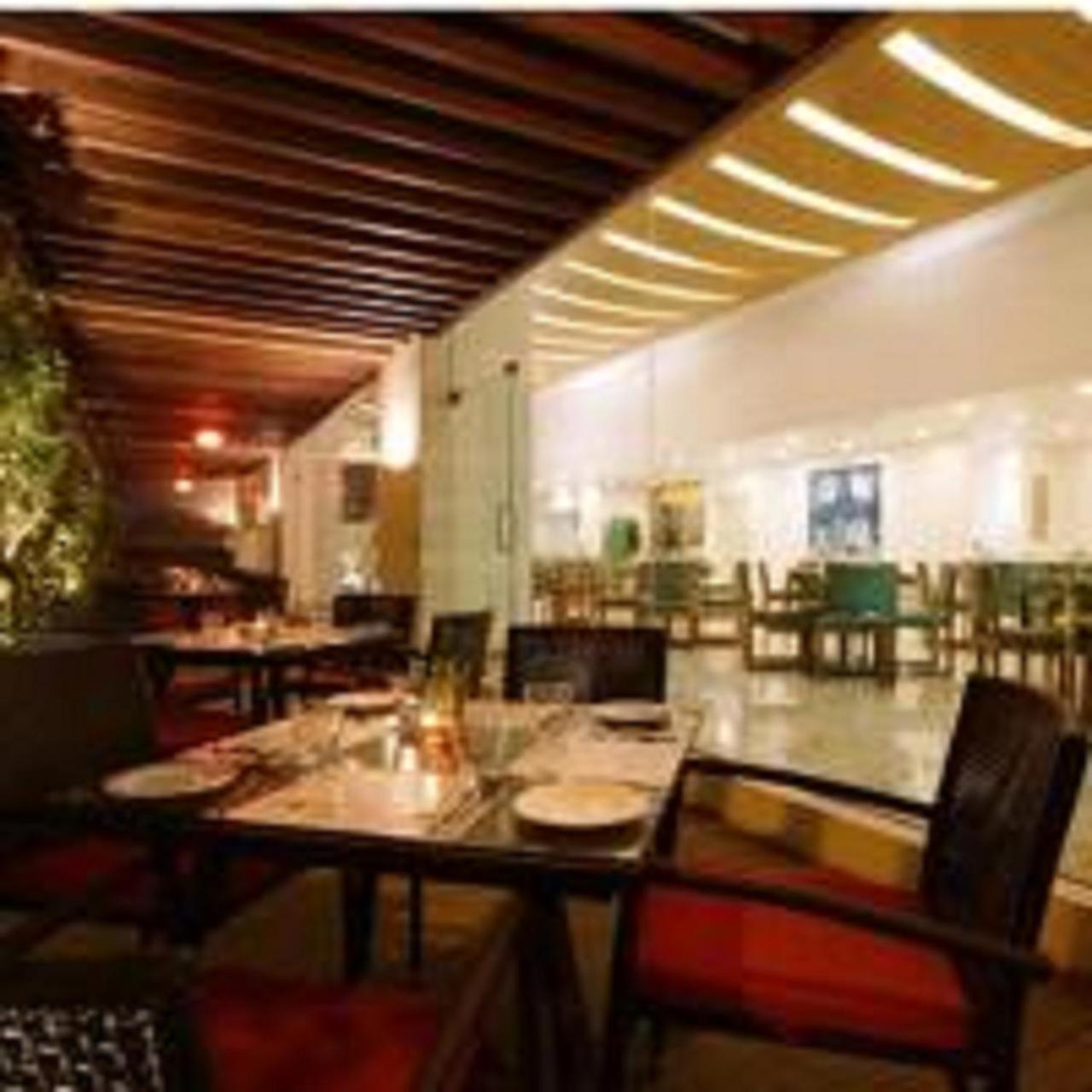 Hotel Yogi Executive, Navi Mumbai Exterior foto
