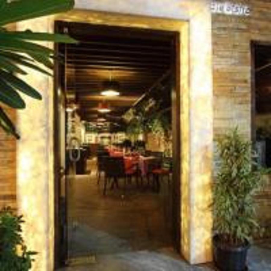 Hotel Yogi Executive, Navi Mumbai Exterior foto